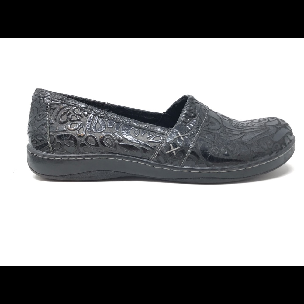 Born floral slip on flats size 11M